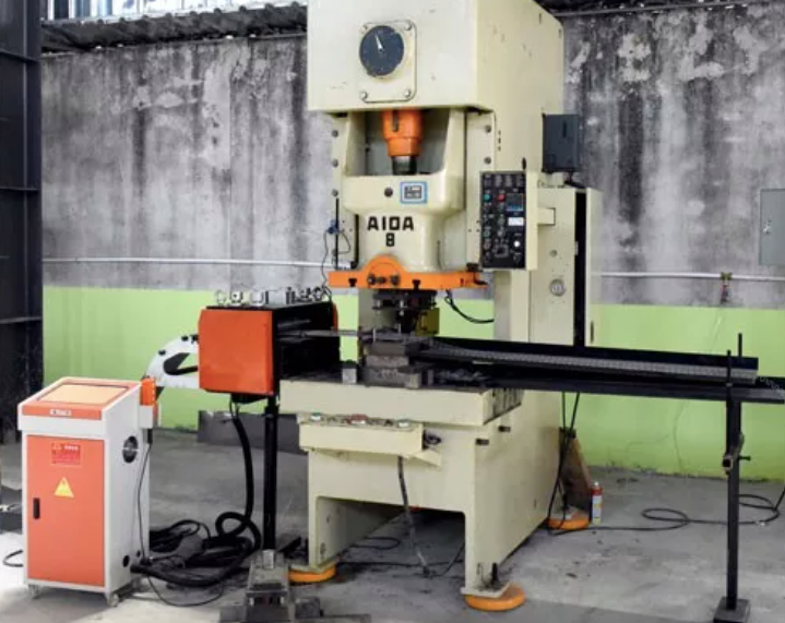 RNC Roll Servo Automatic Feeder